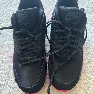 Nike Air Max Black and Pink Sneakers